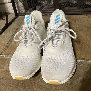 Women’s Size 7 Adidas Alphabounce